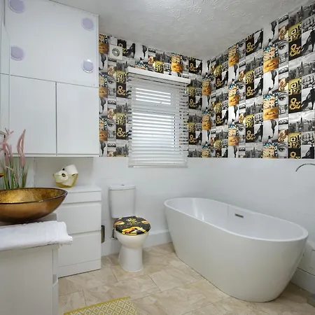 Vibrant 3 Bed Blackpool