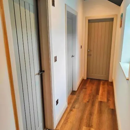 Sloane Modern 2 Bedroom Seafront