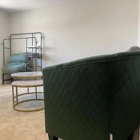 Balmoral 6 - Sleeps Two Apartment *