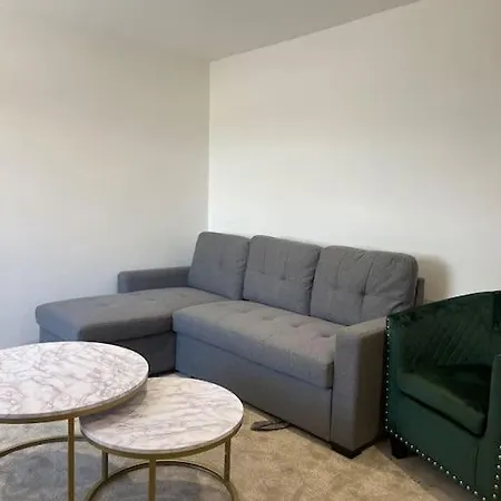Balmoral 6 - Sleeps Two Apartment *