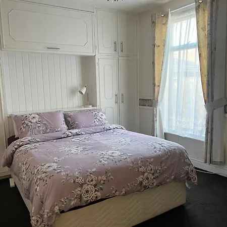 Stylish And Massive Apartment Blackpool
