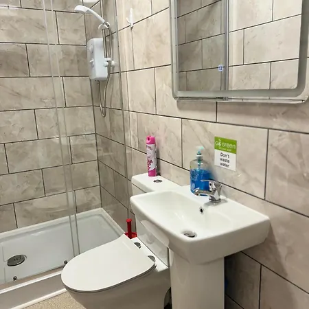 Charlton Apartment *