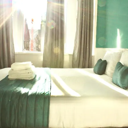 Seaside - Comfortable - Double, King & Super King Beds - Hotel