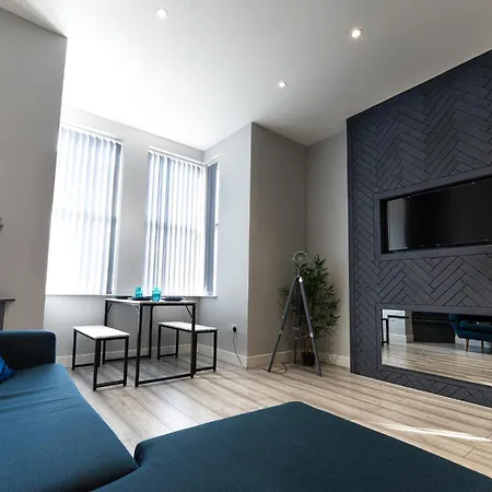 Charles Alexander Short - Vibe Apartment