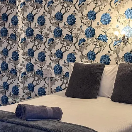 Guest house The Ascot