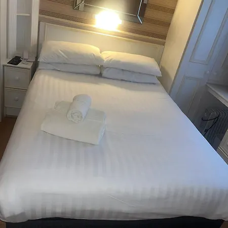 Lyndene 3* Блэкпул