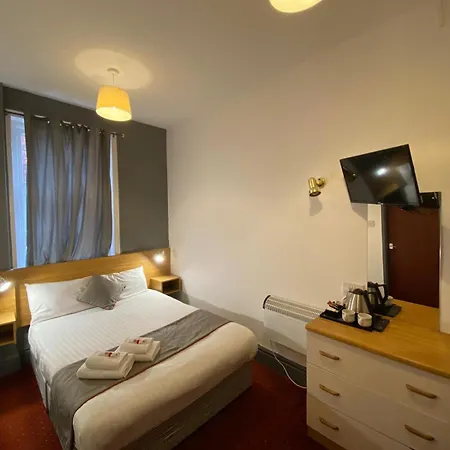 Alumhurst Guest house 3*