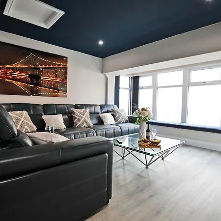 Oceania Apartment