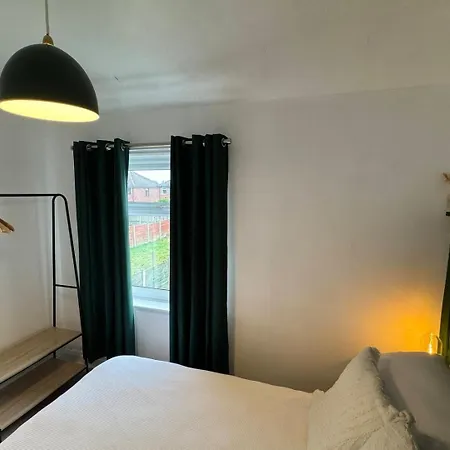 Cozy 2bd House In - Family Friendly *