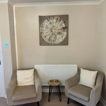 Cozy 2bd House In - Family Friendly