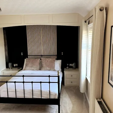Cozy 2bd House In - Family Friendly Apartment Blackpool