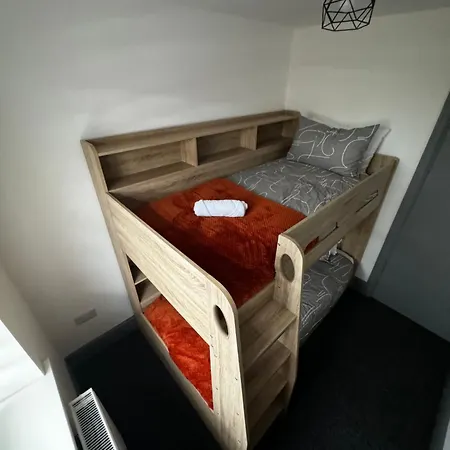 Melville House - Pet Friendly * Blackpool