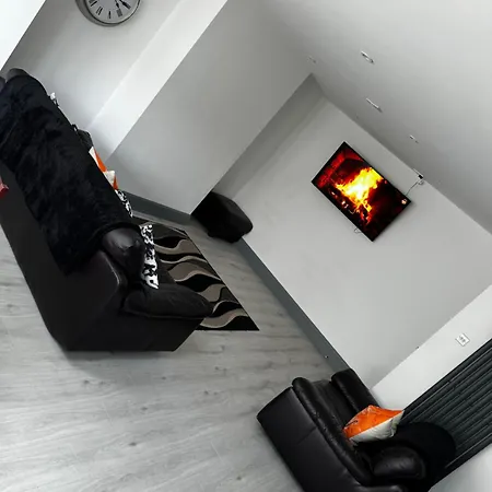 Melville House - Pet Friendly Holiday home Blackpool