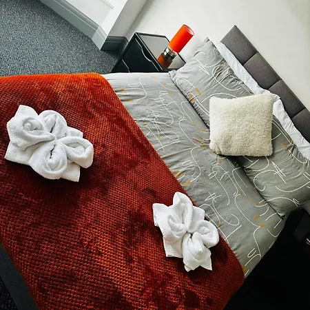 Melville House - Pet Friendly Blackpool