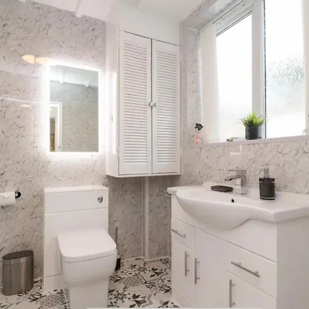 Holiday home Kitty - 3 Bedroom - Warm And Welcoming - Sleeps 5 -