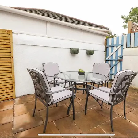 Kitty - 3 Bedroom - Warm And Welcoming - Sleeps 5 - *