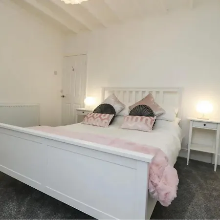 Holiday home Kitty - 3 Bedroom - Warm And Welcoming - Sleeps 5 -