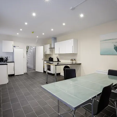 Holiday home Abode - Shaw Heights *
