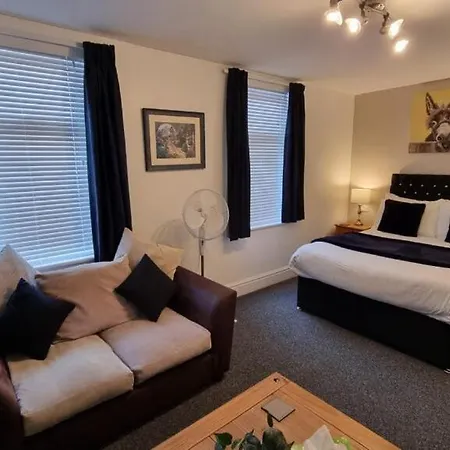 Q - Guest house