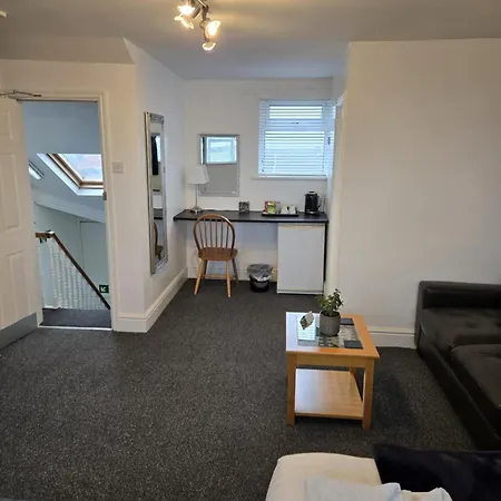 Q - Guest house