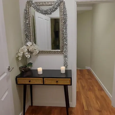 Apartment The Enigma - 2 Master Bedrooms Sleeps 6 *