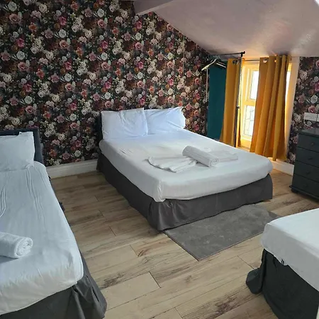 Rose 3* Blackpool