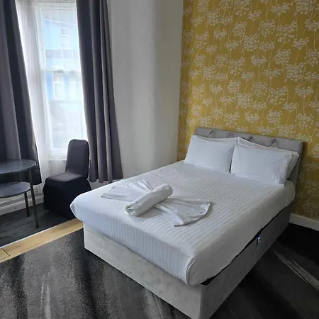 Rose Hotel 3*
