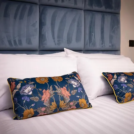 The Charleston Aparthotel *