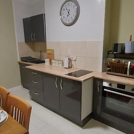 The Enigma - 2 Master Bedrooms Sleeps 6 Apartment Blackpool