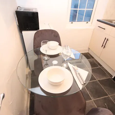 Apartment Cosy Casa: Beachfront Promenade Retreat With Free Parking *