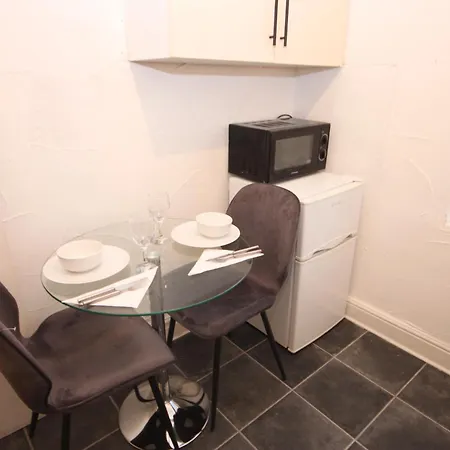 Cosy Casa: Beachfront Promenade Retreat With Free Parking Apartment