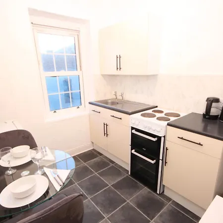 Cosy Casa: Beachfront Promenade Retreat With Free Parking Apartment Blackpool