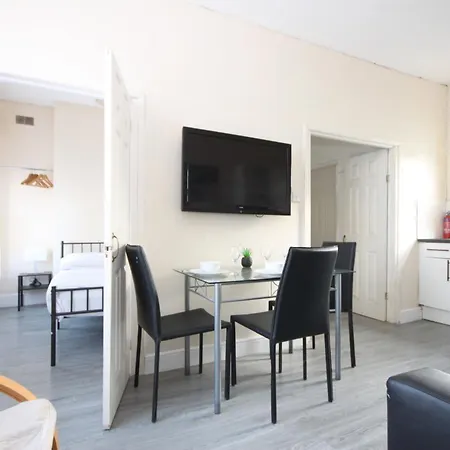 Cosy Casa: Beachfront Promenade Retreat With Free Parking Blackpool