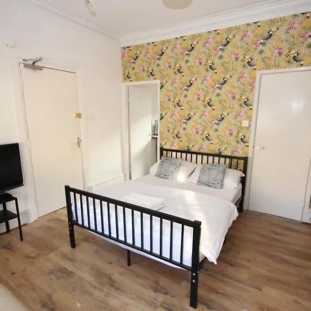 Cosy Casa: Beachfront Promenade Retreat With Free Parking Apartment Blackpool
