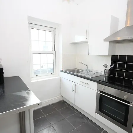 Cosy Casa: Beachfront Promenade Retreat With Free Parking Apartment Blackpool