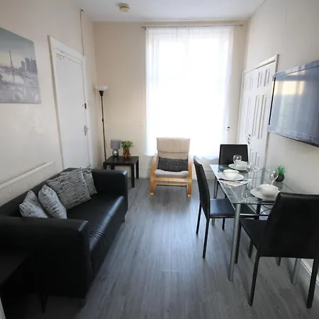 Apartment Cosy Casa: Beachfront Promenade Retreat With Free Parking Blackpool