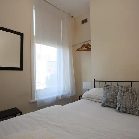 Apartment Cosy Casa: Beachfront Promenade Retreat With Free Parking Blackpool