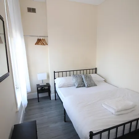 Apartment Cosy Casa: Beachfront Promenade Retreat With Free Parking *