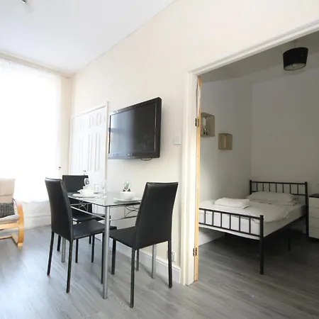 Cosy Casa: Beachfront Promenade Retreat With Free Parking Blackpool