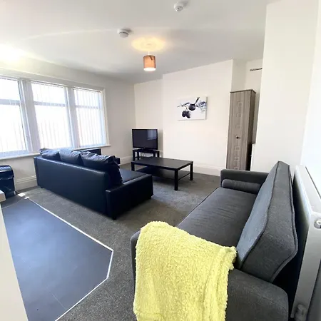 Cherry - Hornby Road Apartment *