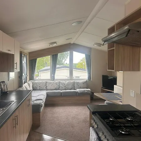 8 Berth Caravan Marton Mere *