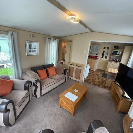 Holiday park 8 Berth Caravan Marton Mere *