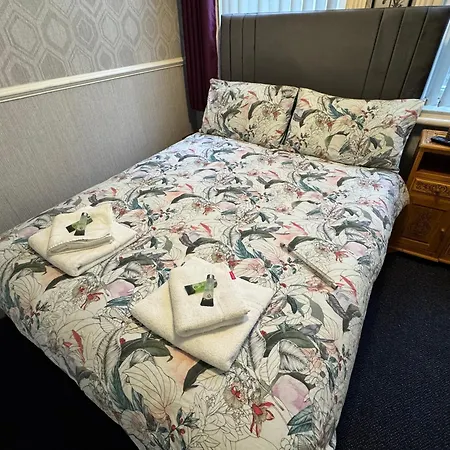 Pensionat Runway - Minutes From Winter Gardens - Dog Friendly - Exceptionally Quiet - Very Close H&a Social Club (adults Only) *