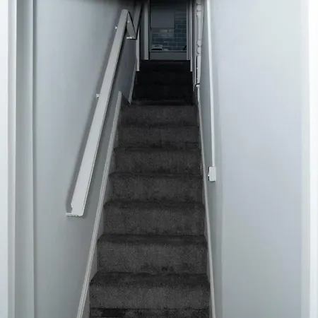 Apartment Beautiful 3-bedroom On Seafront With Free Parking