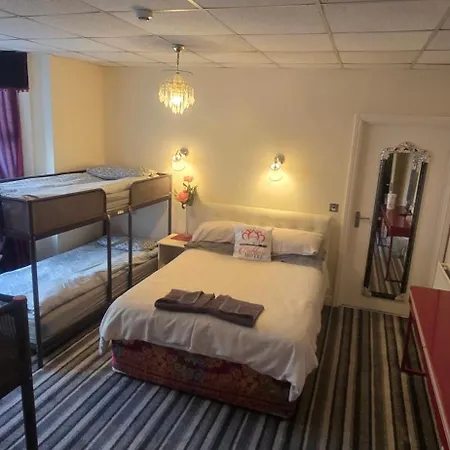 ホテル Bukhari 4*
