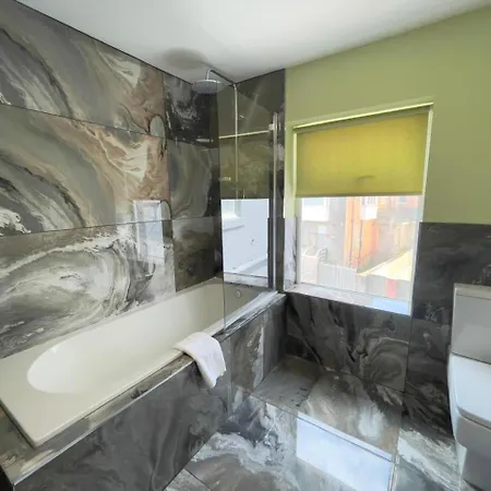 Serenity Apartment *