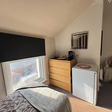 The Holmlea 3*