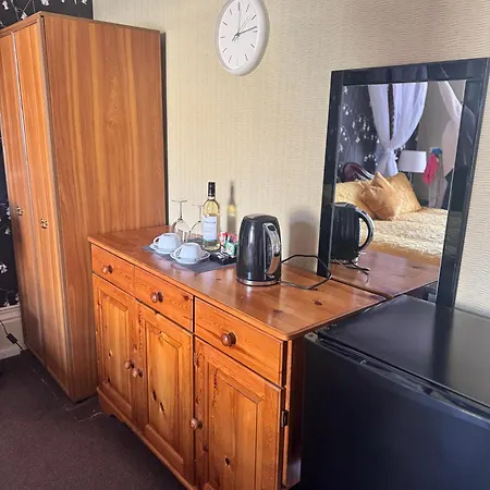 The Holmlea 3* Blackpool