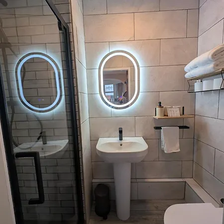 Hesketh Guest house 3*
