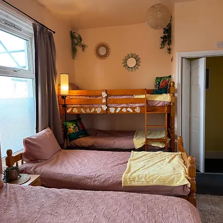 Winter Gardens Large Modern Holiday home Blackpool